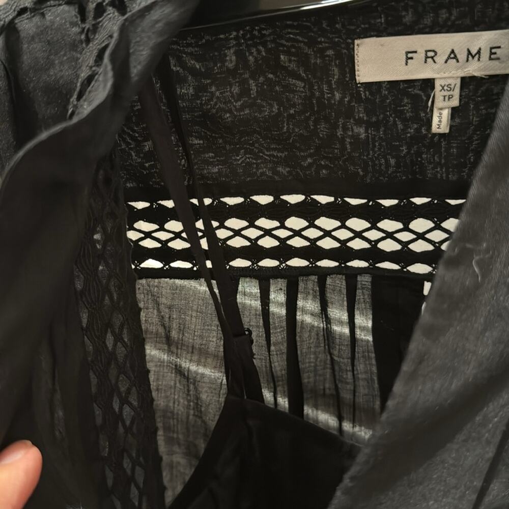 Frame Cali Ramie Lace Inset Tank Blouse with camisole in Noir Black XS - Picture 7 of 9